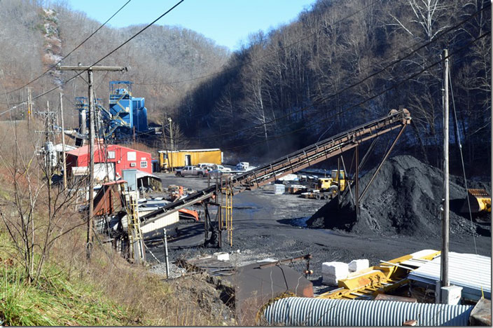 Black Wolf Mining mine #32 at Caretta WV. Some confusion here. They either truck the coal up to the blue prep. plant or to some other location because they don’t have a load-out.