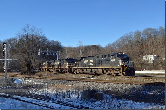 NS 4409-8073-3655 grind up the hill past Clinch Valley Junction in Bluefield, VA, with 778-01 e/b. This is a a double Bailey Mine, PA to Duke Energy’s Roxboro NC power plant (Hyco on NS).