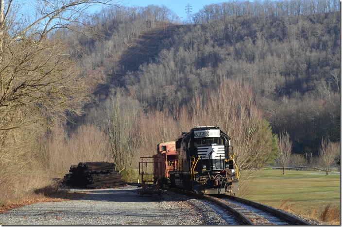 This spur goes to the inactive Rawl Coal Sales Sprouse Creek Mine. NS 6114. Alma WV.
