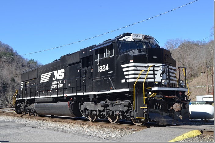 NS “SD70ACC” 1824. Rebuilt by Progress Rail. Painted Jan-2019. Weller VA. 03-23-2019.