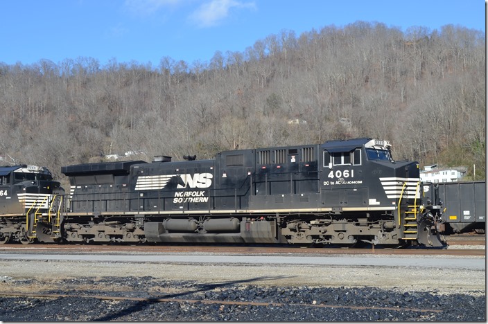 NS AC44C6M 4061. A former Dash 9-40C unit converted to AC traction. Williamson WV 01-05-2019.