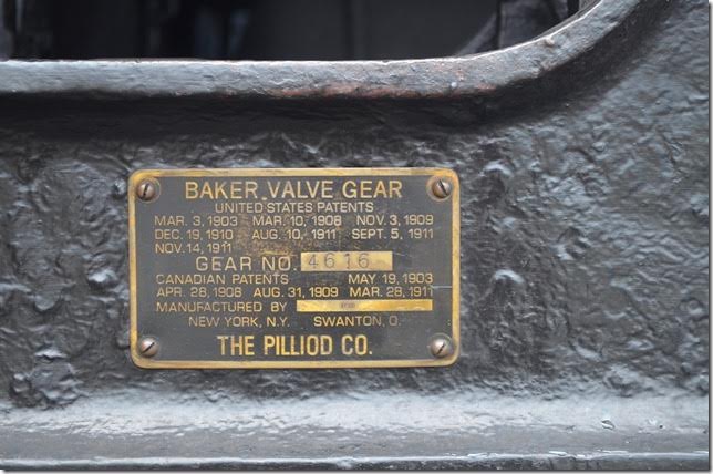 Baker valve gear plate on 475.