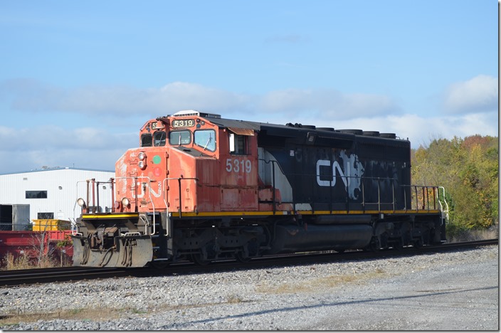 Southbound CN L51371 (the Paducah turn out of Fulton) is around the location marked ICG passenger car yard as it approaches the “leased L&N track” which will take it to the Paducah & Illinois and out to the CN Bluford District at Maxon or Chiles. We shot this engine and train the previous day at Fulton and Dublin. Paducah KY.