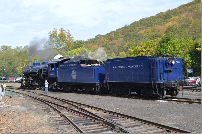 RBMN 425 comes back from the turntable. Jim Thorpe PA.