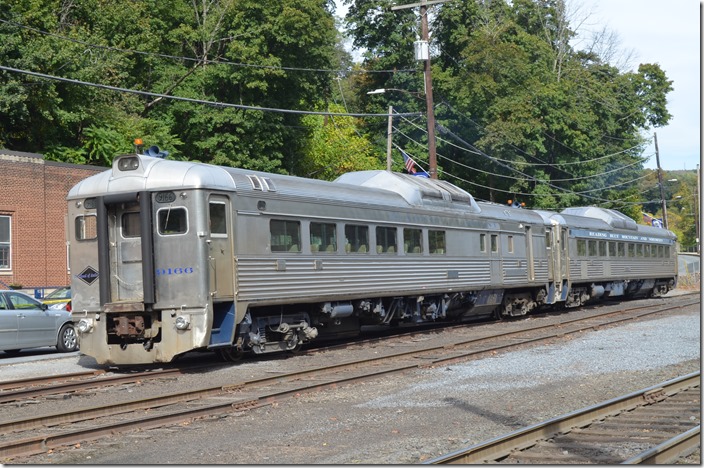 Budd RDC-3 9166 was built in 1958 for the Boston & Maine. It later served Reading and SEPTA (South East PA Transportation Authority). C&O used similar RDC-3s and 4s on Big Sandy passenger trains 36 and 39 in the waning years of the early ‘60s. RBMN 9166-9168. Jim Thorpe PA.