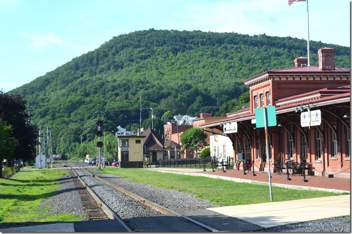 Looking east on the Reading & Northern main line toward Port Clinton, Reading, etc. The Reading yard was on around the curve, but the engine terminal was behind me in the middle of town. Tamaqua PA.