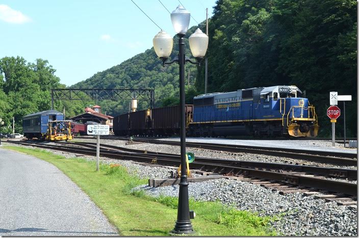 RBMN SD50 5033, lettered for the Lehigh Gorge run, switches Port Clinton yard.