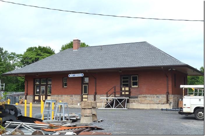 Former Reading depot and Conrail yard office at West Cressona PA. R&N evidently uses it for MofW or signals.