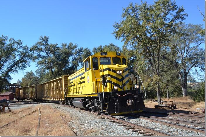 Sierra Northern Ry No. 52 is an R. J. Corman/Railpower RP20DB genset built in 2014 from Yolo Shortline 135. View 3. Jamestown CA.