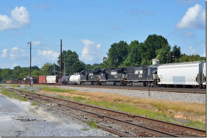 After working at the south end of the yard 159-25 will depart with 9/27. NS 7598-8390-6787. View 3. Montview VA.