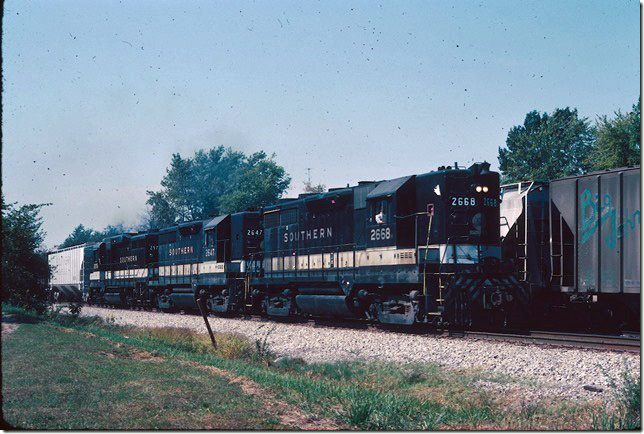 Southern 2668-2647-2576 on an e/b extra at Wayne City IL. 09-25-1981.