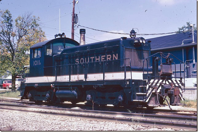 Southern SW-1 1011 was stationed at Lawrenceburg KY, because of the weight restriction on Young’s High Bridge on the branch to Lexington. 09-01-1975.