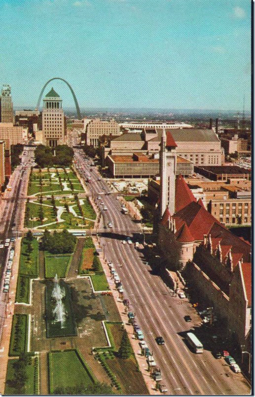 St Louis Union Station Ca 1970. Street side of the terminal on the right.