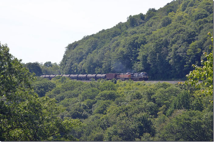 NS 4286-BNSF 5217 comes down the steep grade with an oil train. Horseshoe Curve.