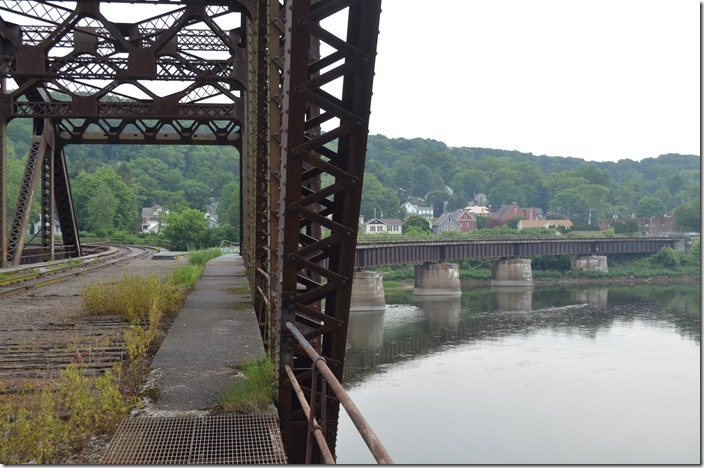 Connection between the PRR Allegheny Br. and the Salamanca Br. Oil City PA. WNY&P bridge.