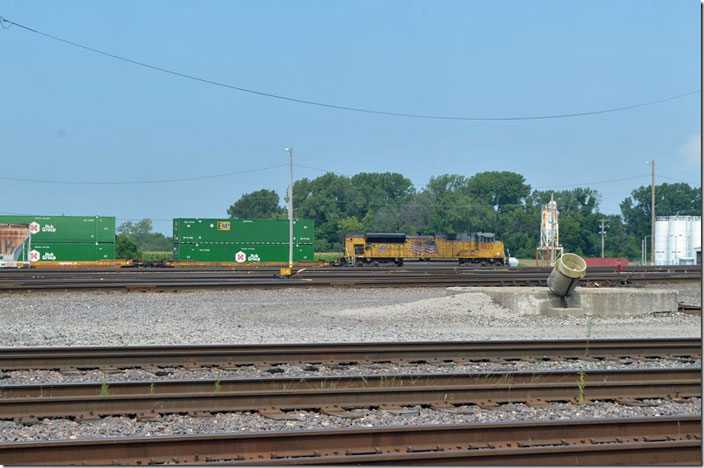 UP 8625 switching intermodal. Dupo IL.