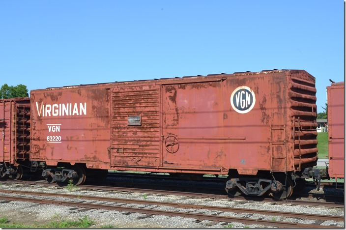 VGN boxcar 63220 was a class BX-15 built by Pullman-Standard in 1952. Connersville IN.