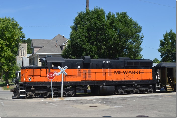 Milwaukee Road SD 532 was sent to Chrome Locomotive in 1980 for upgrading. It’s new designation is “SD10” but the horsepower stayed at 1,750. Connersville IN.